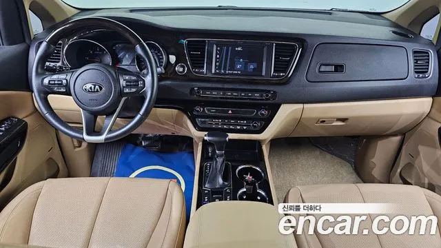 Kia Carnival 2018 thumb 7