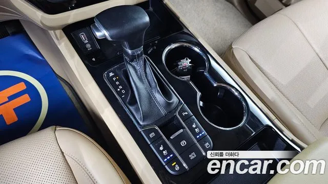 Kia Carnival 2018 thumb 9