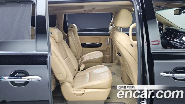 Kia Carnival 2018 thumb 11