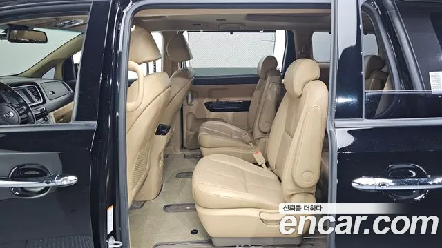 Kia Carnival 2018 thumb 12