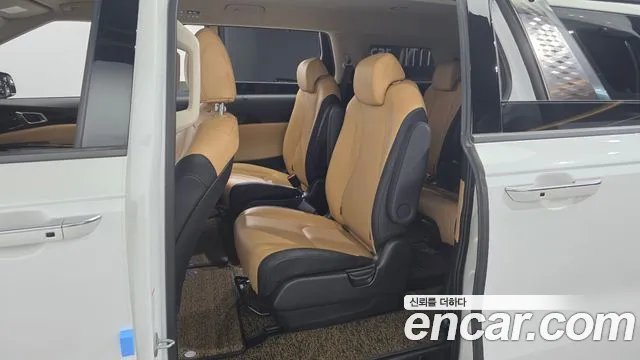 Kia Carnival 2022 thumb 11