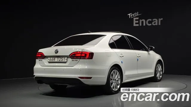 Volkswagen Jetta 2014 thumb 2