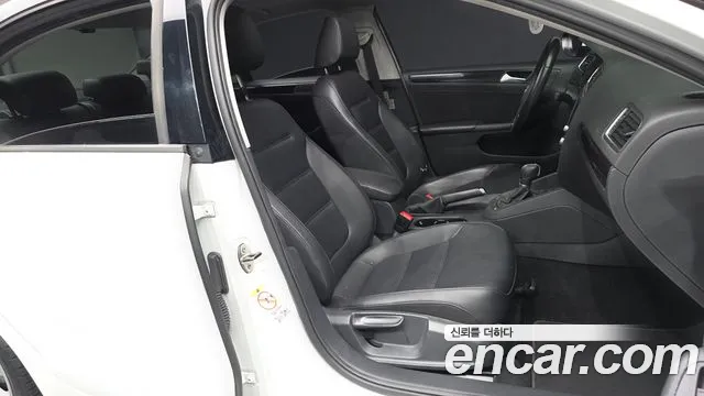 Volkswagen Jetta 2014 thumb 12