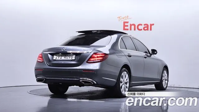 Mercedes-Benz E-Класс 2019 thumb 2