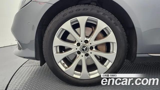 Mercedes-Benz E-Класс 2019 thumb 5