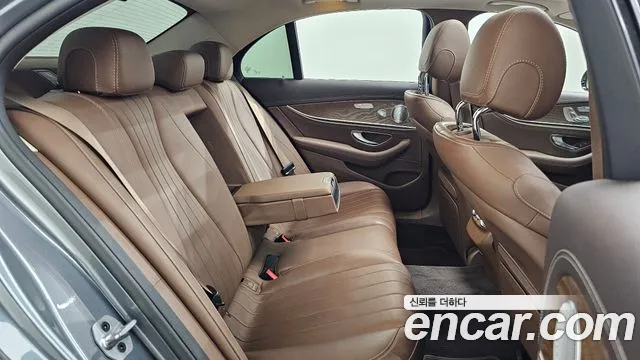 Mercedes-Benz E-Класс 2019 thumb 12