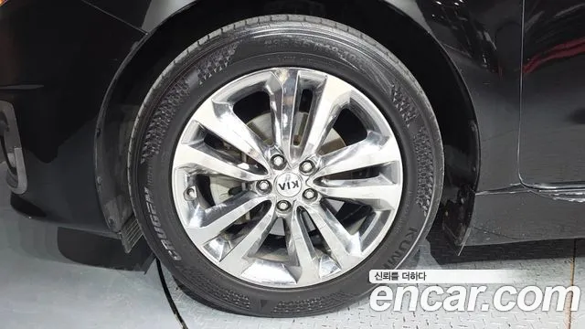 Kia Carnival 2017 thumb 5