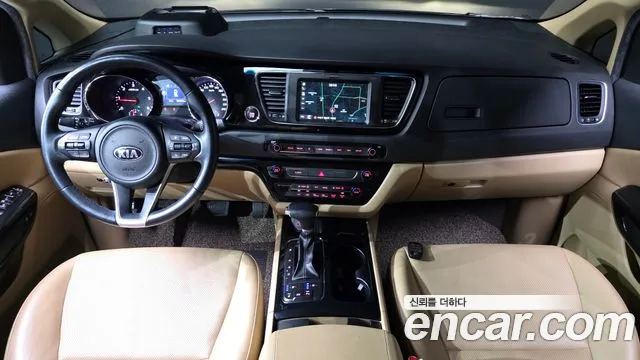 Kia Carnival 2017 thumb 7