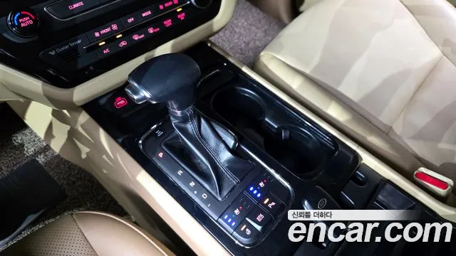 Kia Carnival 2017 thumb 9