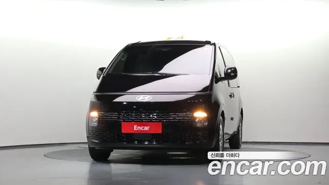 Hyundai Staria 2025 thumb 3