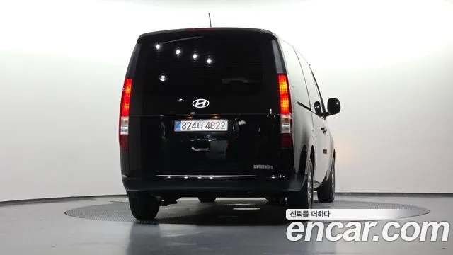 Hyundai Staria 2025 thumb 4