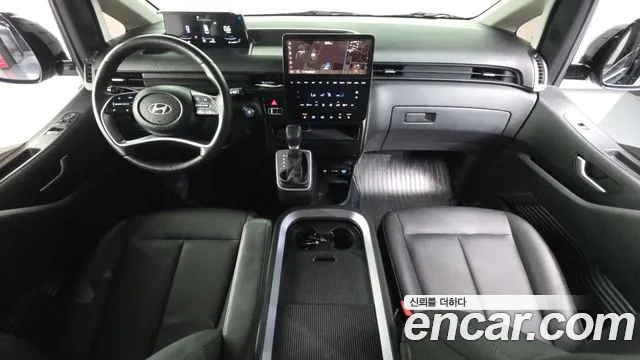 Hyundai Staria 2025 thumb 7