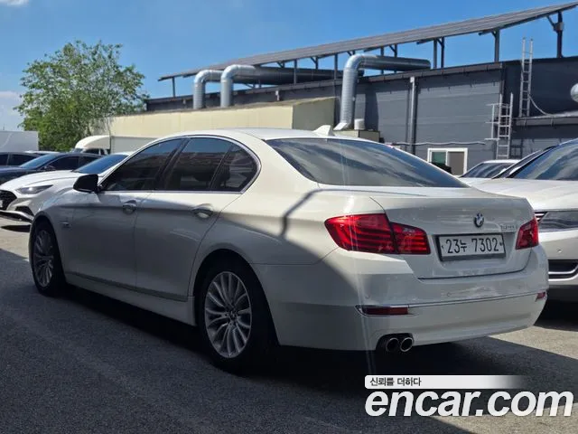 BMW 5-Series 2014 thumb 3