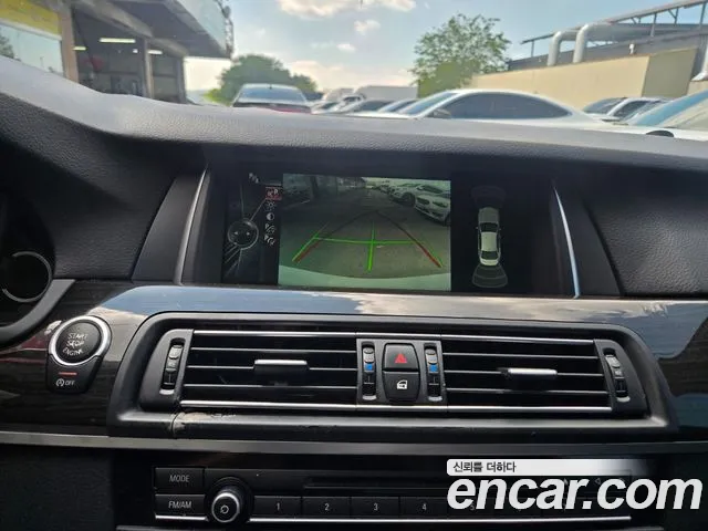 BMW 5-Series 2014 thumb 10