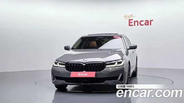 BMW 5-Series 2021 thumb 2