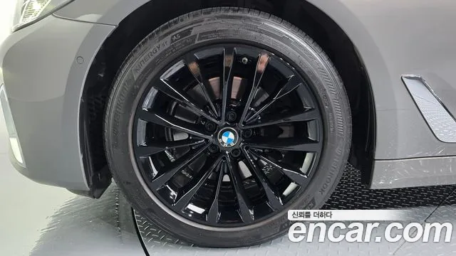 BMW 5-Series 2021 thumb 4