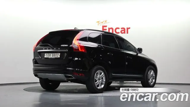 Volvo XC60 2017 thumb 2