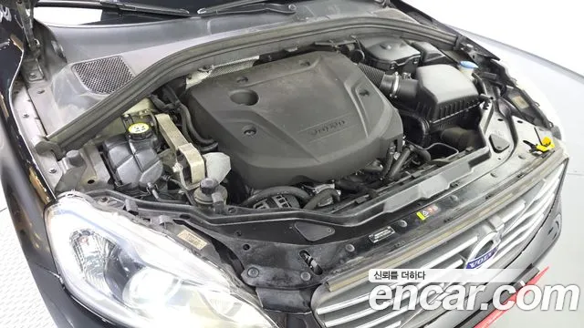 Volvo XC60 2017 thumb 6