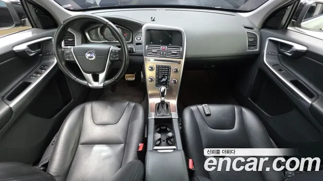 Volvo XC60 2017 thumb 7
