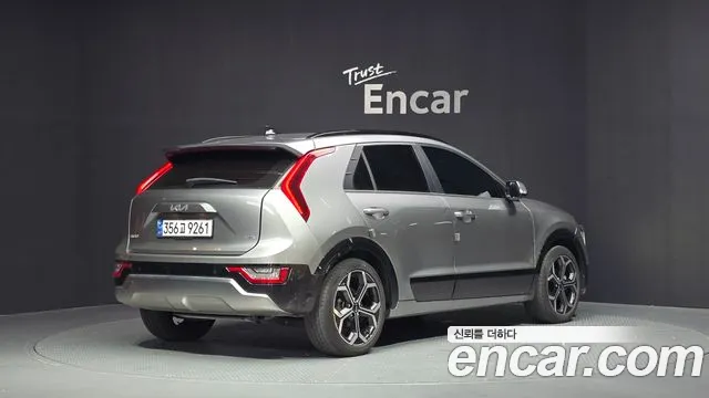 Kia Niro 2023 thumb 2