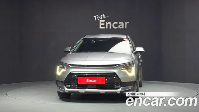 Kia Niro 2023 thumb 3