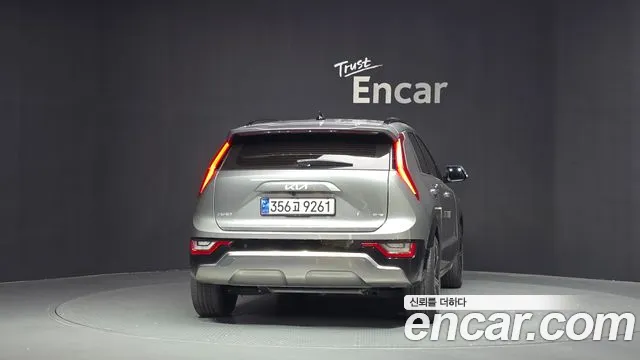 Kia Niro 2023 thumb 4