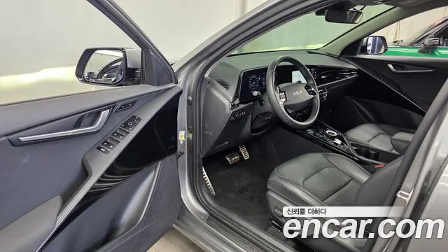 Kia Niro 2023 thumb 10