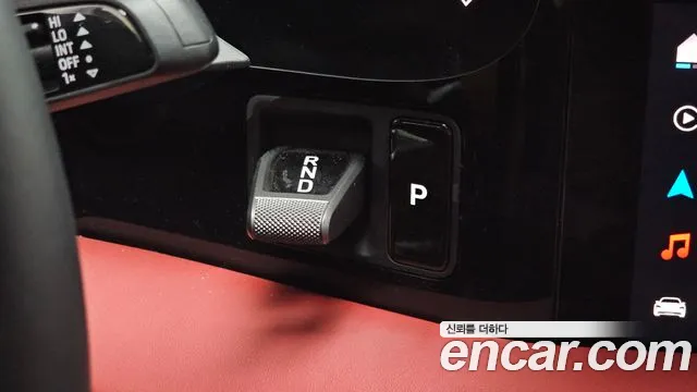 Porsche Taycan 2024 thumb 8