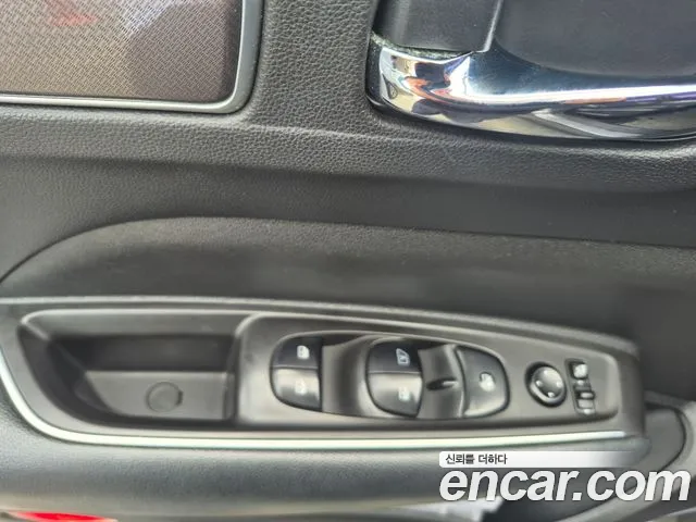 Renault-KoreaSamsung Koleos 2017 thumb 10
