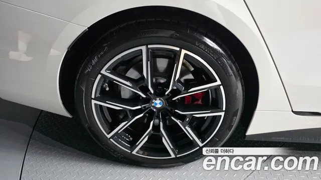 BMW 4-Series 2025 thumb 4