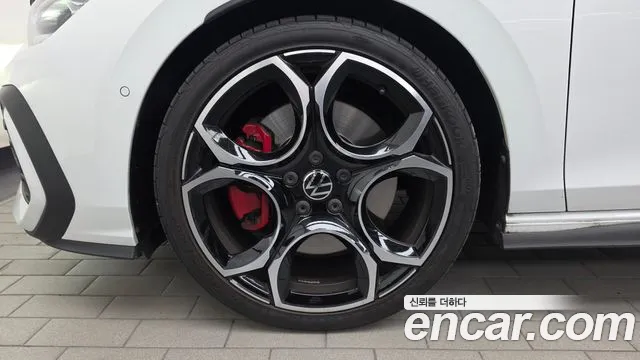 Volkswagen Golf Sportsvan 2025 thumb 5