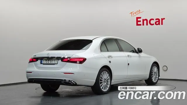 Mercedes-Benz E-Класс 2022 thumb 2