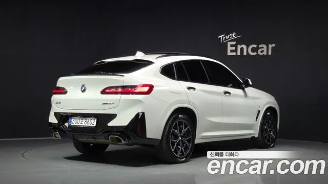 BMW X4 2023 thumb 2