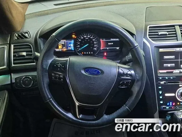 Ford Explorer 2016 thumb 9