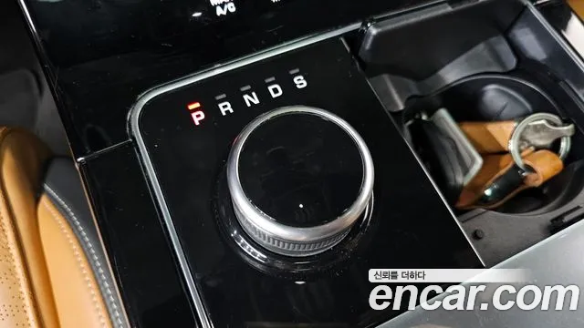Land Rover Range Rover Velar 2018 thumb 9