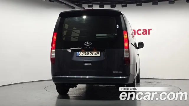Hyundai Staria 2022 thumb 3
