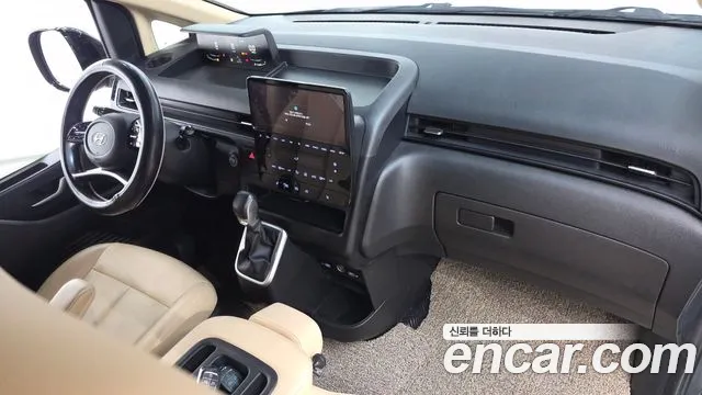 Hyundai Staria 2022 thumb 6