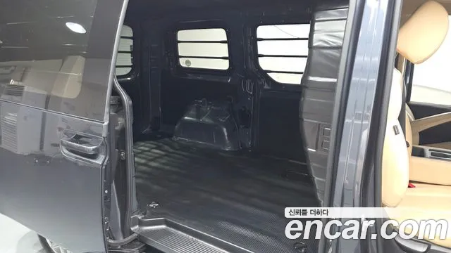 Hyundai Staria 2022 thumb 10