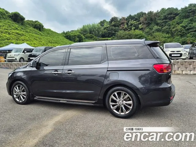 Kia Carnival 2020 thumb 5