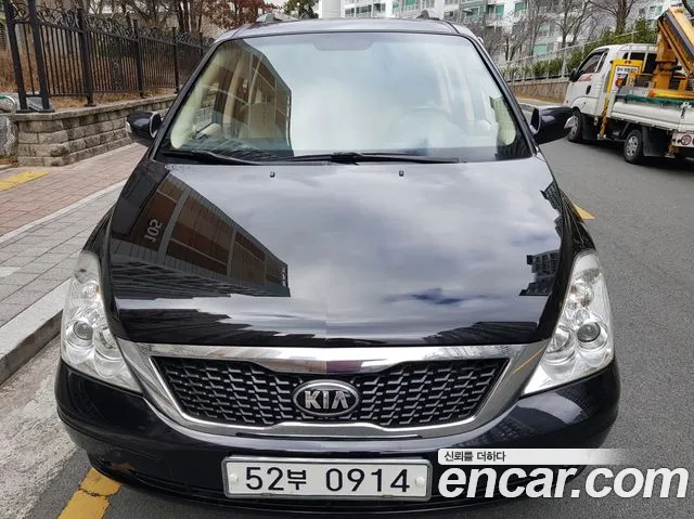 Kia Carnival 2013 thumb 2