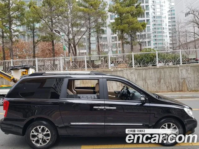 Kia Carnival 2013 thumb 4