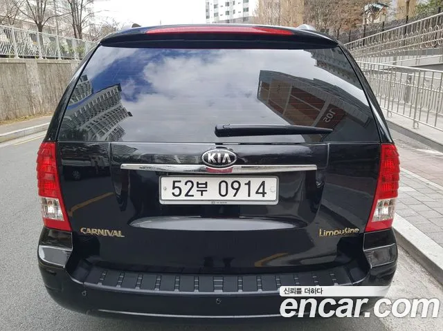 Kia Carnival 2013 thumb 6