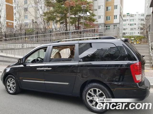 Kia Carnival 2013 thumb 7
