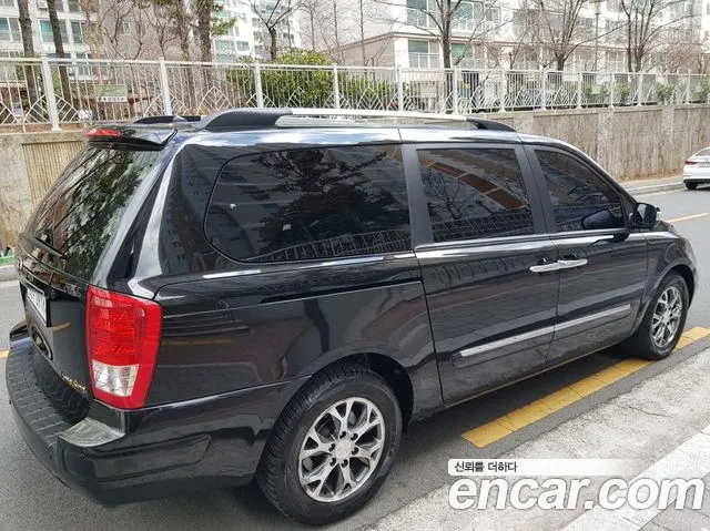 Kia Carnival 2013 thumb 8