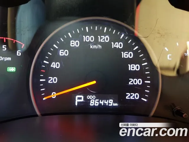 Kia Carnival 2013 thumb 9