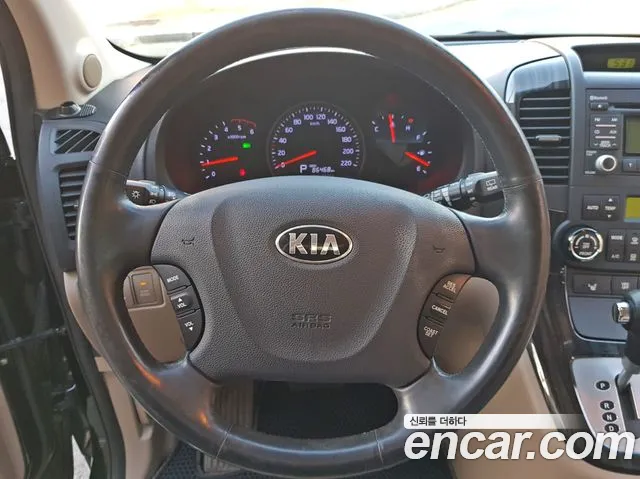 Kia Carnival 2013 thumb 10