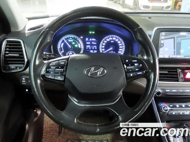 Hyundai Grandeur 2017 thumb 9