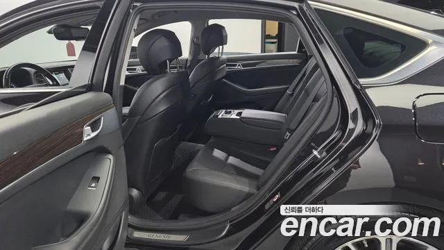 Genesis G80 2019 thumb 11