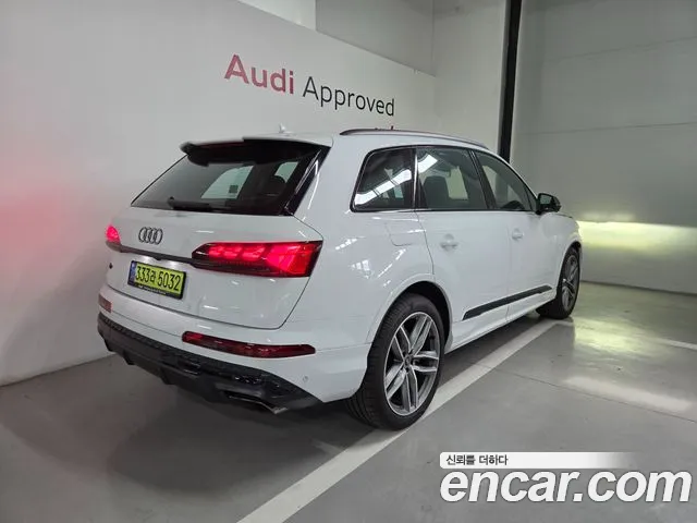 Audi Q7 2025 thumb 2