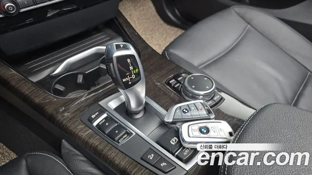 BMW X4 2015 thumb 8